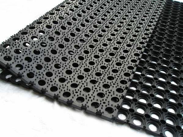 Rubber Entrance Mat with Drainage Holes - Slip Not Co Uk