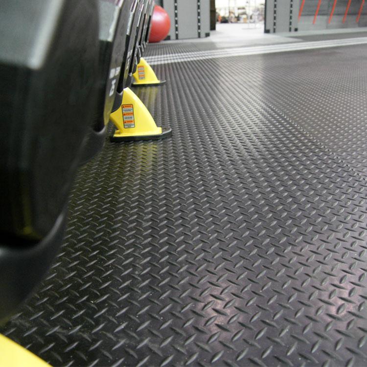 Diamond Tread Non Slip Flooring Heavy Duty Safety Matting - Slip Not Co Uk
