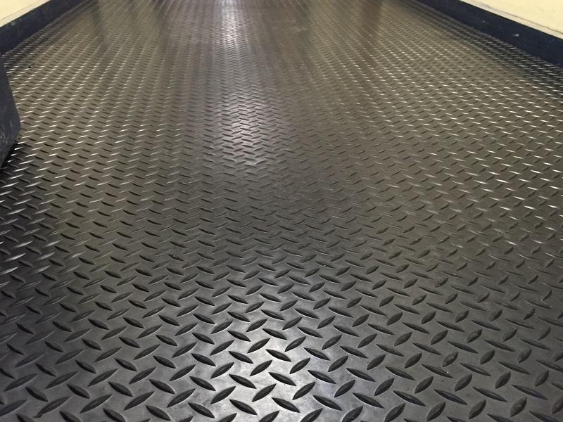 Diamond Tread Safety Flooring Linear Metre - Slip Not Co Uk